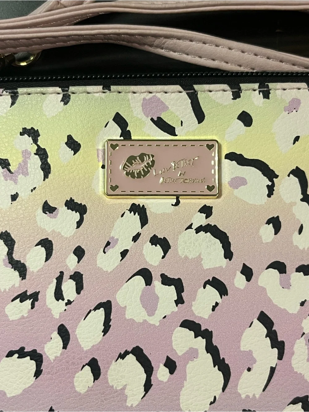 EUC Luv Betsey Johnson Pastel Leopard Crossbody Wristlet